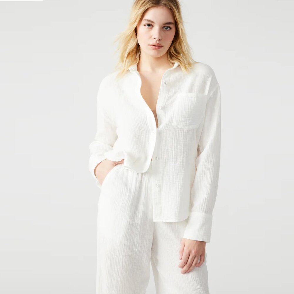 Steve Madden Juna Button Up Shirt Womens XS White Collared Long Sleeve Pocket